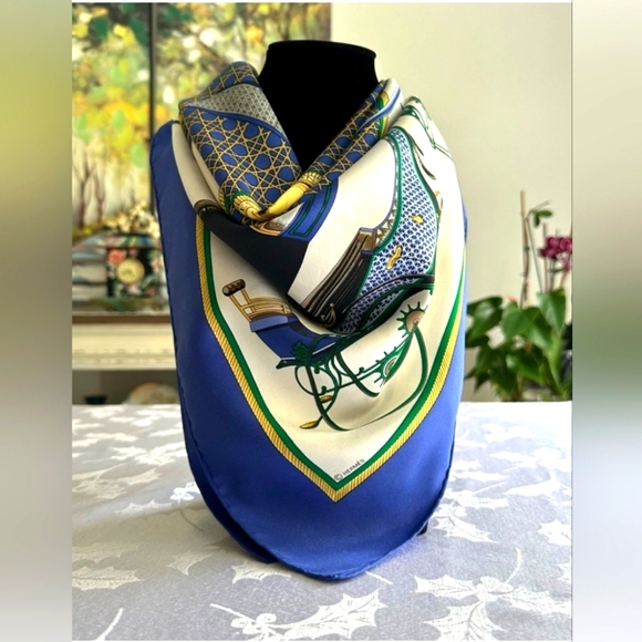🇫🇷Hermès Scarf Les Voitures a Transformation 100%Silk! size 90×90cm💙💛 - Picture 2 of 11